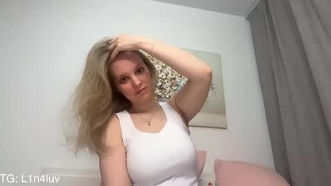 Snapshot of l1n4luv chatting on 04.19.26 lina online show from 04.19.26