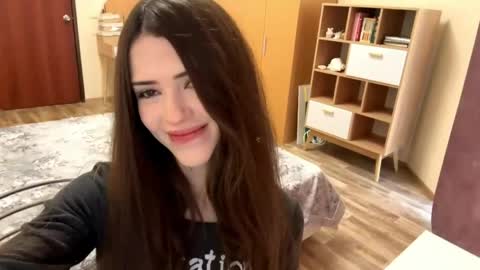 Snapshot of l1sa_bun chatting on 05.24.26 Alice online show from 05.24.26