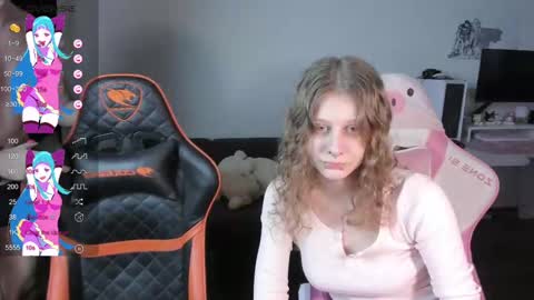 Snapshot of l1ttlekiki chatting on 03.11.25 Sara online show from 03.11.25