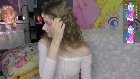 Snapshot of l1ttlekiki chatting on 10.04.25 Sara online show from 10.04.25