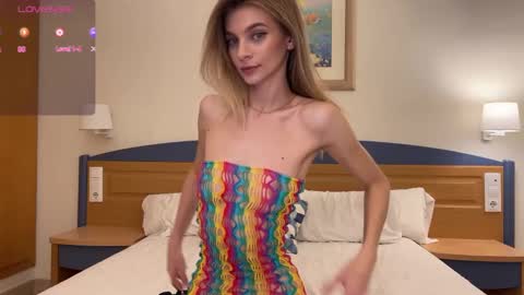 Julie online show from 01.04.25