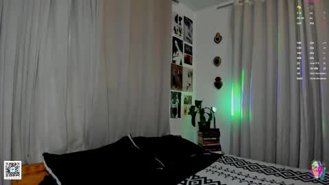 Snapshot of la_briela chatting on 02.02.25 Help me reach 50 likes online show from 02.02.25