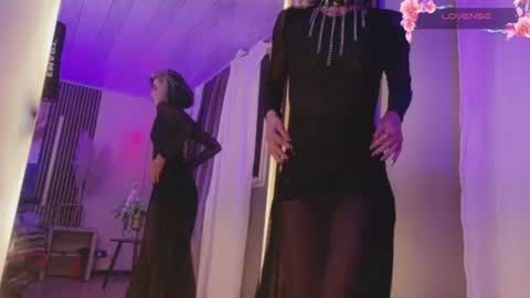 Snapshot of la_diabla_111_ chatting on 06.14.26 Karime online show from 06.14.26