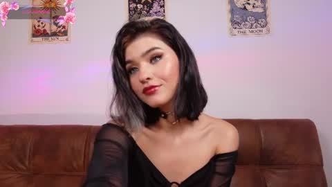 Snapshot of la_diabla_111_ chatting on 06.22.26 Karime online show from 06.22.26