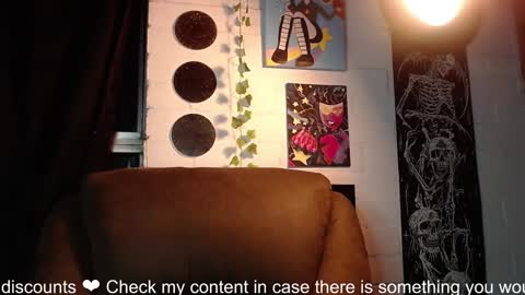 Snapshot of la_femme_fatale_ chatting on 12.19.24 Hanna FREE ONLYFANS online show from 12.19.24