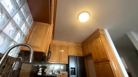 Snapshot of la_lechera_ chatting on 11.18.25 la_lechera_ online show from 11.18.25