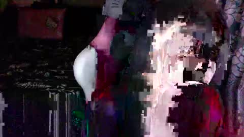 Snapshot of la_lechera_ chatting on 12.20.25 la_lechera_ online show from 12.20.25