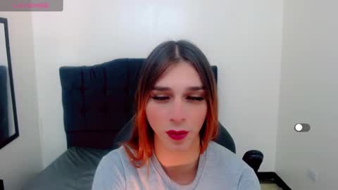 Snapshot of la_ratona_1 chatting on 01.06.25 AriSaray online show from 01.06.25