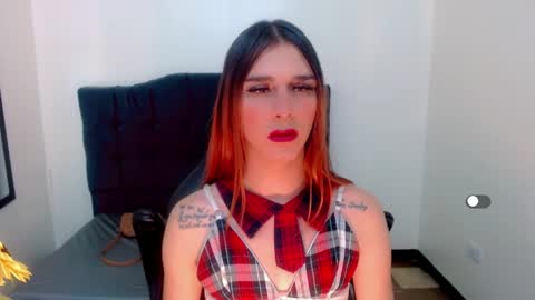 Snapshot of la_ratona_1 chatting on 01.07.25 AriSaray online show from 01.07.25