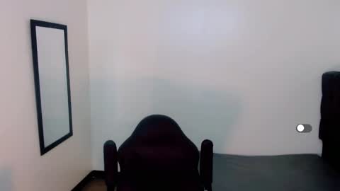 Snapshot of la_ratona_1 chatting on 01.15.25 AriSaray online show from 01.15.25