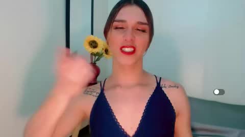 Snapshot of la_ratona_1 chatting on 02.07.25 AriSaray online show from 02.07.25