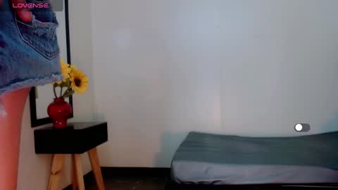 Snapshot of la_ratona_1 chatting on 02.10.25 AriSaray online show from 02.10.25