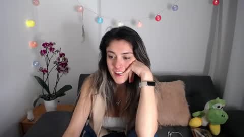Snapshot of la_rola_ chatting on 06.11.26 Catalina online show from 06.11.26