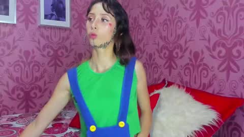 Snapshot of labellee_ chatting on 12.02.24 LABELLE online show from 12.02.24