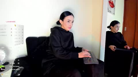 lace_victoria online show from 12.03.25