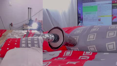 Snapshot of lacii_lost chatting on 12.12.24 LACI LOST online show from 12.12.24