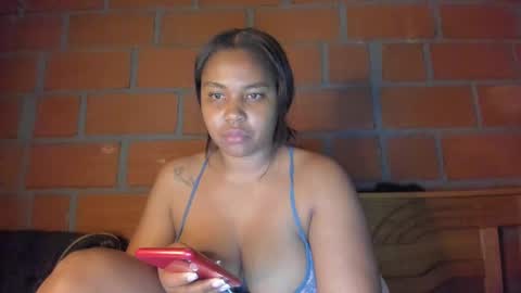 Snapshot of ladahear_ chatting on 12.10.24 Akyra online show from 12.10.24