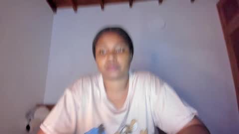 Snapshot of ladahear_ chatting on 09.10.25 Akyra online show from 09.10.25
