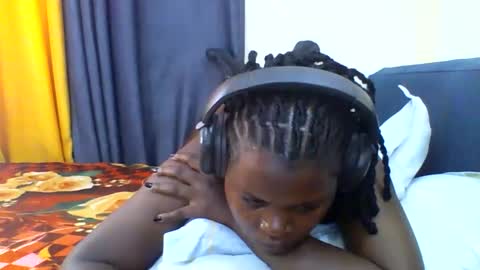 Snapshot of ladar_ chatting on 02.20.26 vida online show from 02.20.26