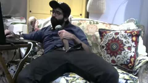 Snapshot of ladex96 chatting on 12.31.24 Ali online show from 12.31.24