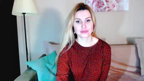 Snapshot of lady__moon__ chatting on 01.27.25 Lady moon online show from 01.27.25