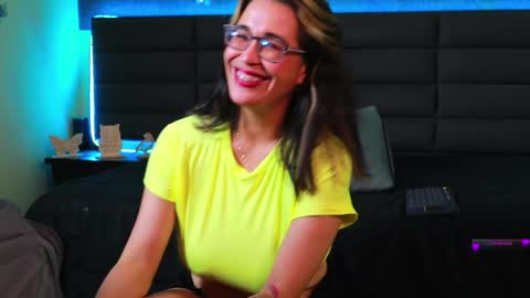 Kathie  Dicky    online show from 01.08.25