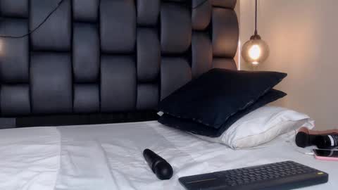 LADY  online show from 02.01.25