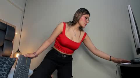 LADY  online show from 10.12.25