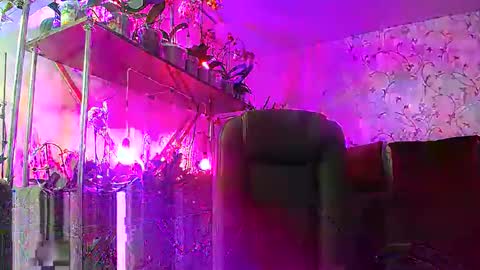 Lady Gloria online show from 02.15.25