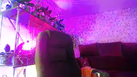 Lady Gloria online show from 04.15.26