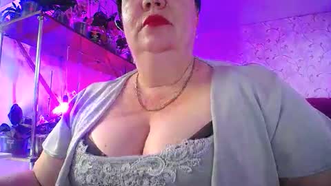 Snapshot of lady_gloria chatting on 05.09.26 Lady Gloria online show from 05.09.26