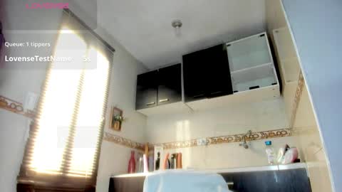 Snapshot of lady_hellen chatting on 04.21.26 online show from 04.21.26