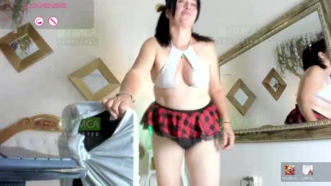 Snapshot of lady_hellen chatting on 05.13.26 online show from 05.13.26