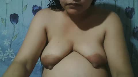 Snapshot of lady_love063 chatting on 01.18.25 lady_love063 online show from 01.18.25