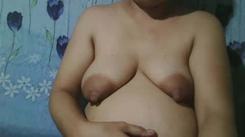 Snapshot of lady_love063 chatting on 01.18.25 lady_love063 online show from 01.18.25