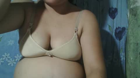 Snapshot of lady_love063 chatting on 01.23.25 lady_love063 online show from 01.23.25