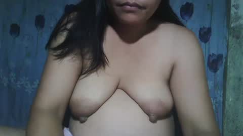 Snapshot of lady_love063 chatting on 10.04.25 lady_love063 online show from 10.04.25