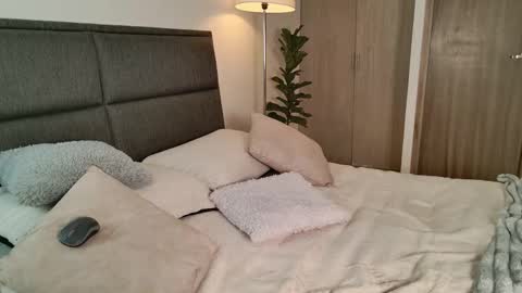    700  1300 -5 online show from 02.11.26