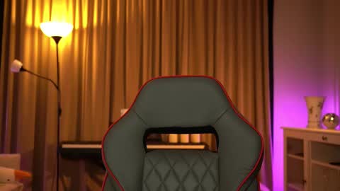 lady_nicolett online show from 03.24.26