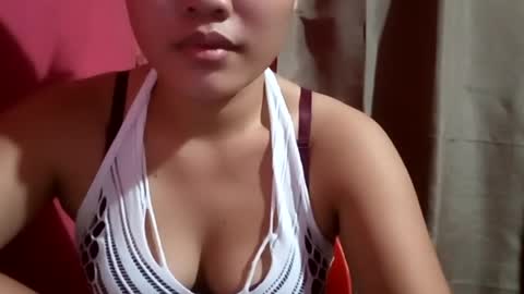 Snapshot of lady_rose19 chatting on 07.24.26 kitty online show from 07.24.26