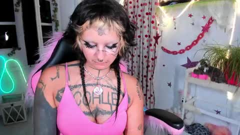 Snapshot of lady_sontse_ chatting on 05.31.26 Mia online show from 05.31.26