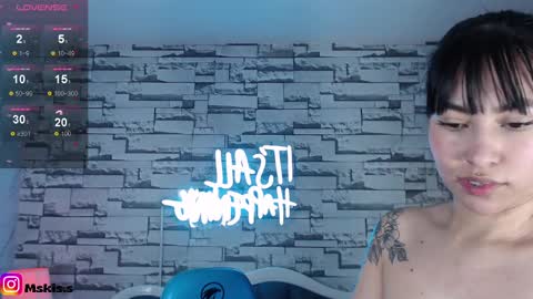Snapshot of lady_violet_bridgerton_a chatting on 12.31.24 Lady Violet Bridgerton online show from 12.31.24
