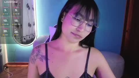Snapshot of lady_violet_bridgerton_a chatting on 09.23.25 Lady Violet Bridgerton online show from 09.23.25