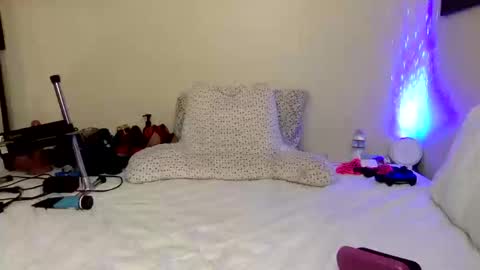 Snapshot of lady_voon_sin chatting on 10.12.25 Lady Voon Sin online show from 10.12.25