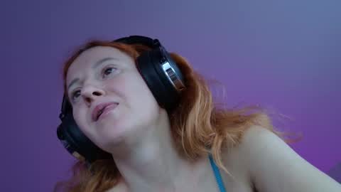 Sima Ladybigsmile online show from 11.05.25