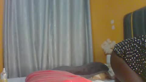 lindah32 online show from 11.24.25