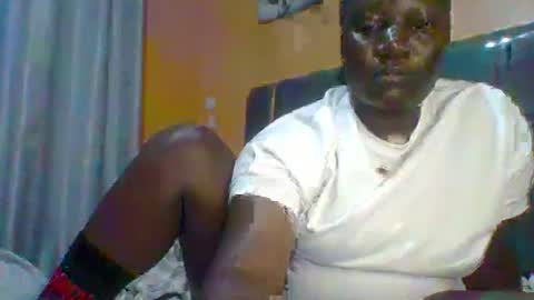 Snapshot of ladyblossoms19 chatting on 06.17.26 lindah32 online show from 06.17.26