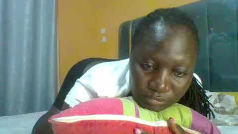Snapshot of ladyblossoms19 chatting on 06.25.26 lindah32 online show from 06.25.26