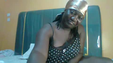 Snapshot of ladyblossoms19 chatting on 06.30.26 lindah32 online show from 06.30.26