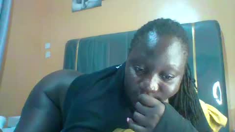Snapshot of ladyblossoms19 chatting on 07.03.26 lindah32 online show from 07.03.26